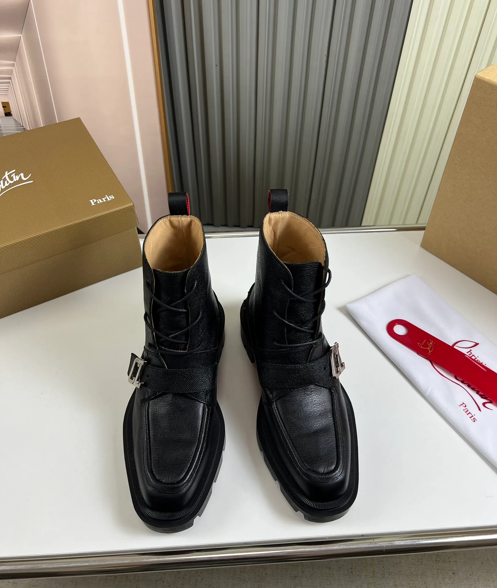 Men's shoes 💰800💰 CL popular red-soled boots 🆑1:1 original mold, Christian* Louboutin, imported cowhide leather upper + water-dyed cowhide lining, original outsole ⬆️ wear-resistant and non-slip, full set of counter packaging 🎁38-45 (38.45 custom-made, non-refundable)